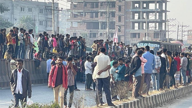 গাজীপুরে ৫১টি কারখানা বন্ধ, অনিশ্চয়তায় ৭০ হাজার শ্রমিকের পরিবার