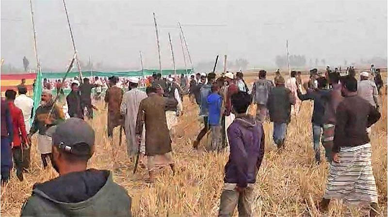 হিলিতে তৌহিদী জনতার হামলায় নারী ফুটবল ম্যাচ বন্ধ, আহত ৬