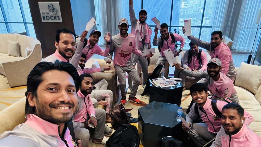 রাজশাহী খেলোয়াড়দের হাসিমুখে নেওয়া চেকও বাউন্স