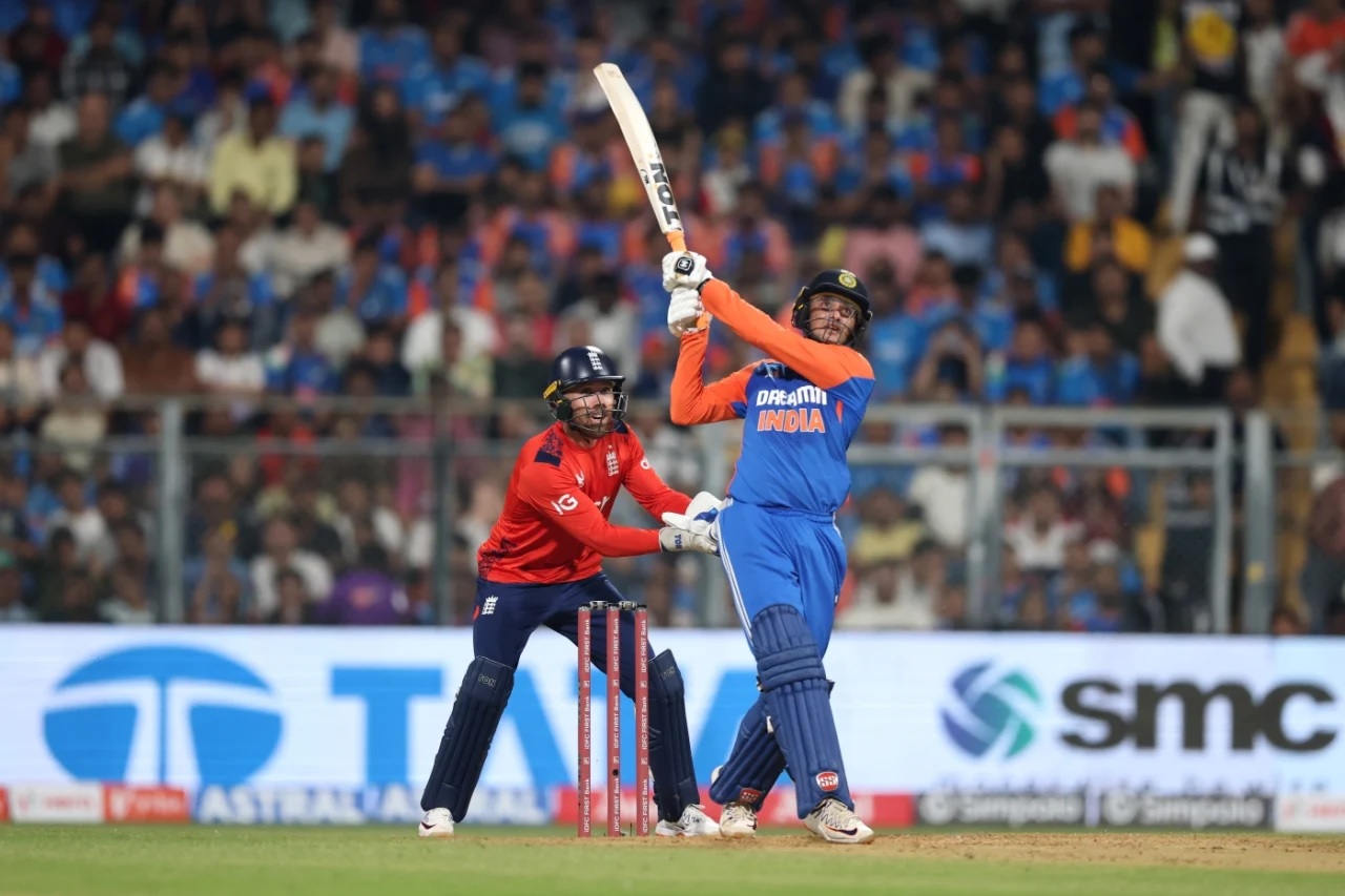 অভিষেকের রেকর্ডময় বিস্ফোরক সেঞ্চুরি, ইংল্যান্ডকে গুঁড়িয়ে দিল ভারত