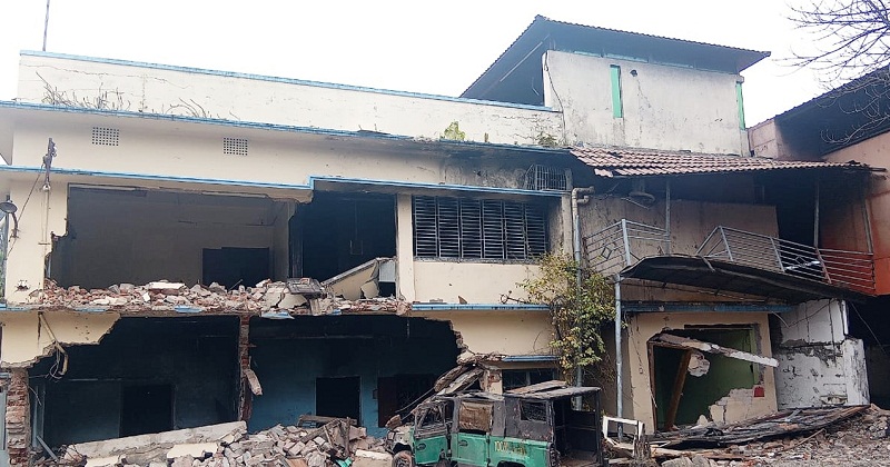 বরিশালে সেনা সদস্যদের ‘ছাত্রলীগের দালাল’ স্লোগান ছাত্রজনতার