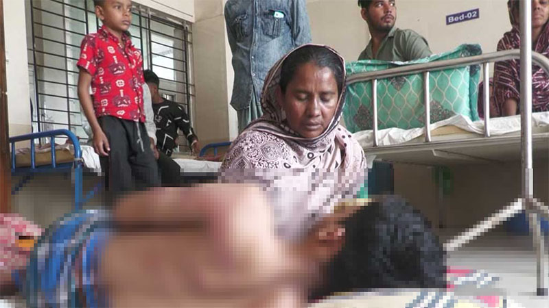 ইফতারের অবশিষ্ট দুই কোয়া কমলা খাওয়ায় শিশু শিক্ষার্থীকে মাদ্রাসা শিক্ষকের পৈশাচিক নির্যাতন