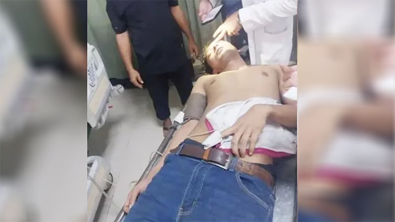 পতাকা-ব্যানার নামাতে বলায় হিযবুত তাহরীরের জঙ্গি হামলায় আহত ঢাবি শিক্ষার্থী