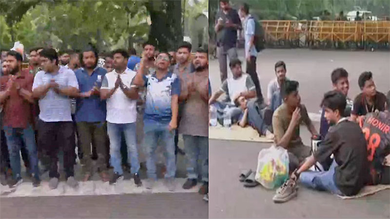 রাত পেরিয়ে দিনেও রাজপথে জগন্নাথ শিক্ষার্থীরা