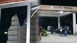 শরিয়তপুরে কাগজপত্রহীন মোটরসাইকেল জব্দ করায় পুলিশের ওপর হামলা বিএনপি ছাত্রদলের