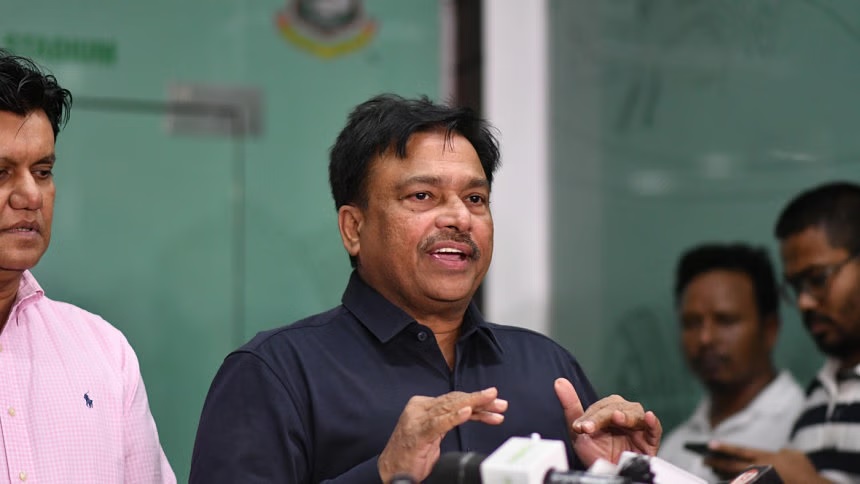 আ.লীগের বদনাম করেও টিকতে পারলেন না ফারুক, পরিচালকদের অনাস্থায় নিচ্ছেন বিদায়
