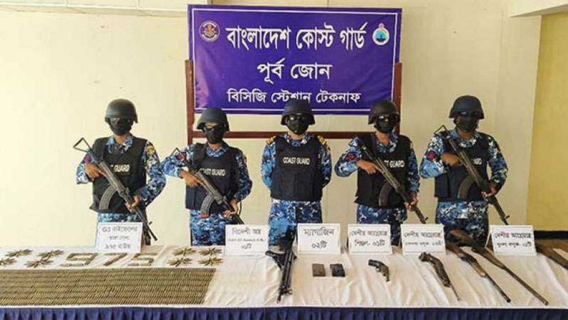 মানবিক করিডোর-শুরু হতে না হতেই মায়ানমার থেকে আসা বিশাল অস্ত্রের চালান উদ্ধার