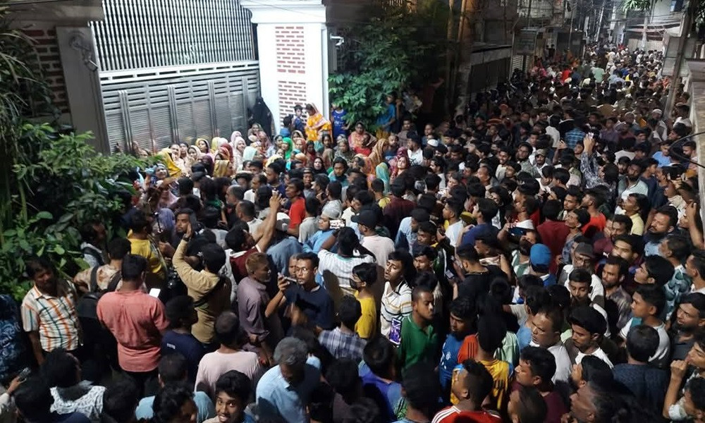নারায়ণগঞ্জে আইভীকে নেওয়ার পথে পুলিশের গাড়িবহরে বিএনপি-জামায়াতের হামলা, আহত ৫ (ভিডিও)