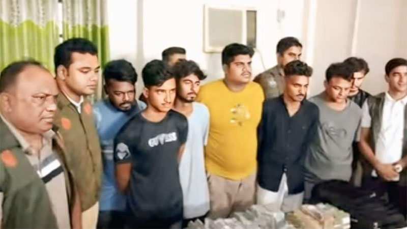 যশোরে নগদের ৫৫ লাখ টাকা ছিনতাই: মাস্টারমাইন্ড যুবদলের দুই নেতা