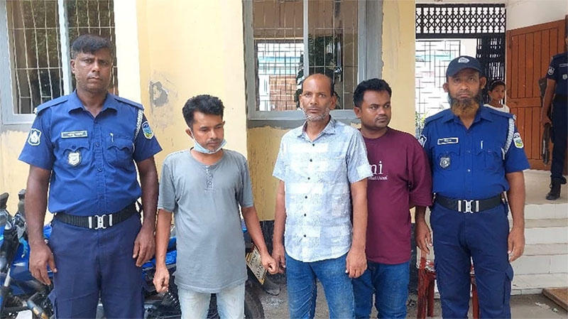 মুদি দোকান দখল: যুবদলের আহ্বায়কসহ তিন নেতা গ্রেপ্তার