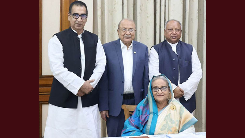 গোপালগঞ্জ জেলা আওয়ামী লীগের সাধারণ সম্পাদক সস্ত্রীক গ্রেপ্তার: আইনি সহয়তা না দেয়ার অভিযোগ