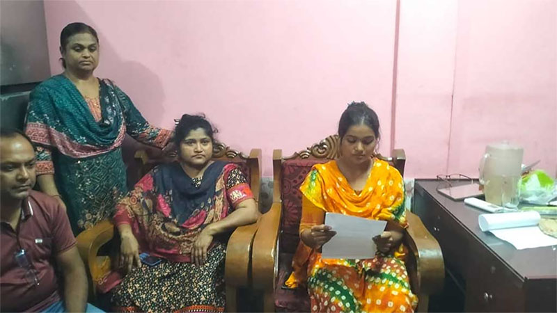 বরিশালে সংখ্যালঘু খ্রিষ্টান পল্লীতে হামলা, আগুন-লুটপাট: মামলায় বাদ পড়ল মূল আসামি
