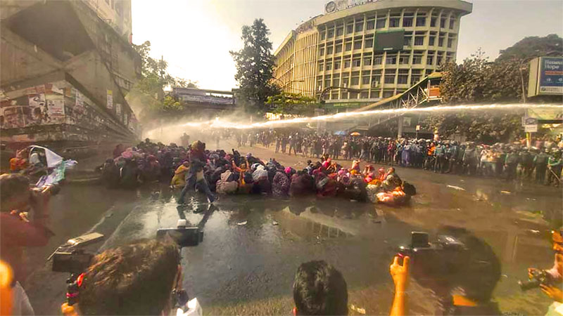 আগামীকাল শিক্ষকদের সমাবেশ বাধাগ্রস্থ করার সরকারি নীলনকশা : সত্যিকারের ফ্যাসিবাদের বহিঃপ্রকাশ