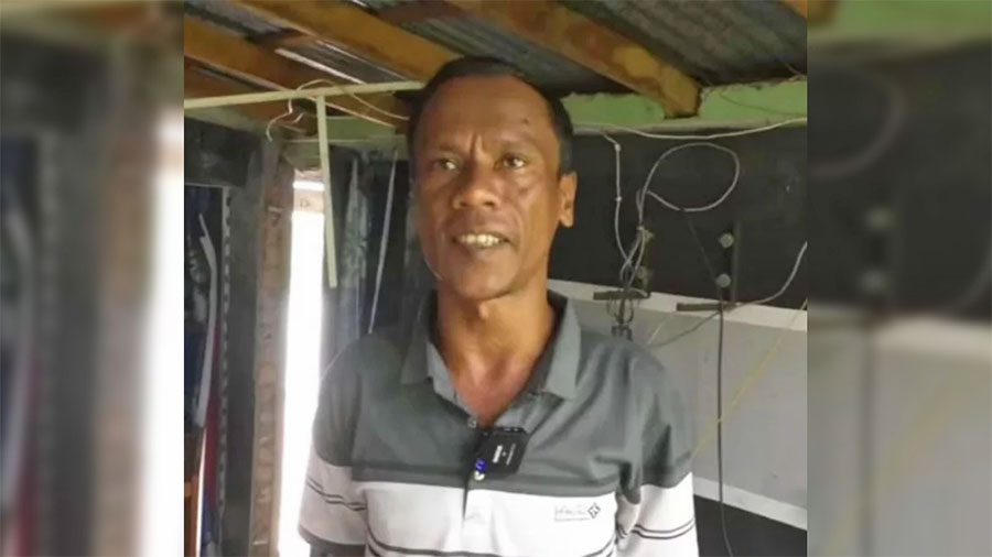 খুলনায় দুটি মোটরসাইকেলে এসে জনসম্মুখে গুলি করে সাংবাদিক হত্যা