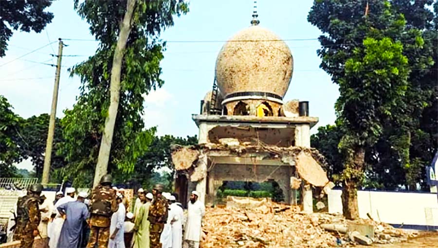 পুলিশের নিষ্ক্রিয়তায় মাজার-দরগায় হামলার শতাধিক ঘটনায় মাত্র ১৩ মামলা, নেই অগ্রগতি: ক্ষুব্ধ সুফি সমাজ