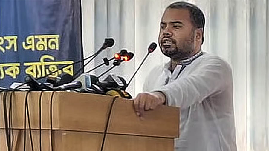 হাদির বড় ভাইকে যুক্তরাজ্যে সহকারী হাইকমিশনে নিয়োগ, কোটা নাকি মেধা- প্রশ্ন উঠল আবারও