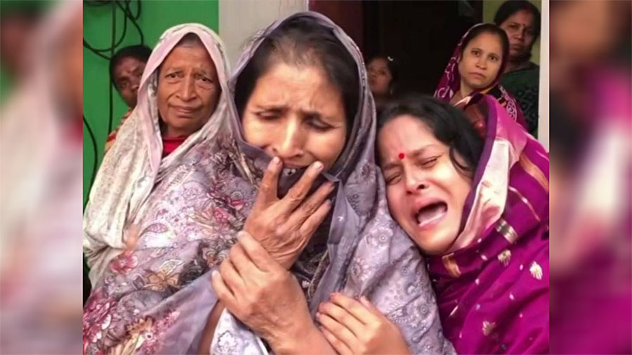 পিতার পারলৌকিক ক্রিয়ার মাঝেই হিন্দুবাড়ি ও দোকানে দুর্ধর্ষ ডাকাতি, নিপীড়নের শিকার নারী-শিশুরাও