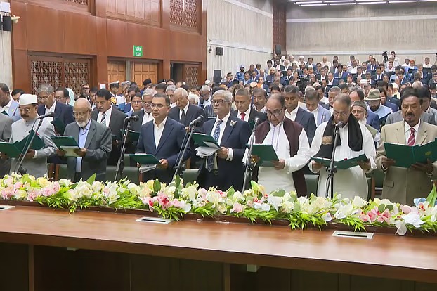 বিএনপি সহ অন্যান্য দলের সংসদ সদস্যরা সংবিধান সংস্কার পরিষদের শপথ নেননি: আইনি ভিত্তির প্রশ্নে সৃষ্ট জটিলতা