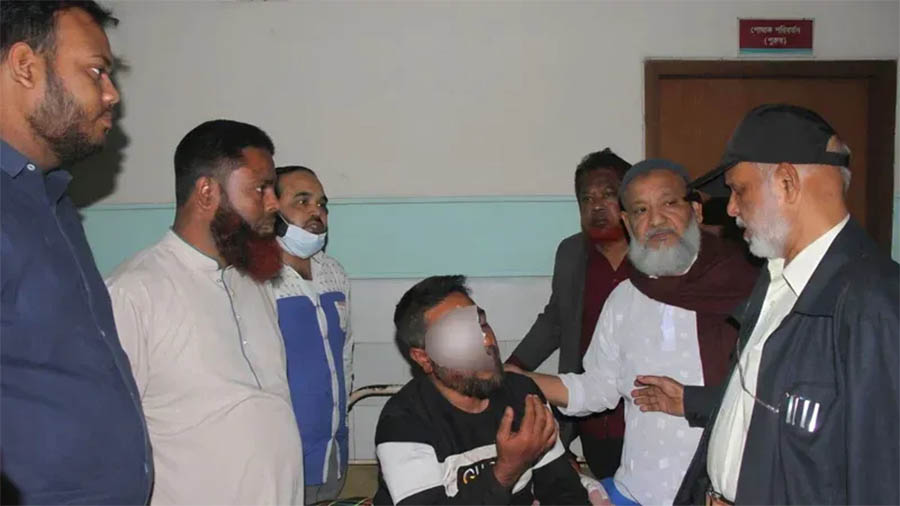 বগুড়ায় বিএনপি নেতার চোখ উপড়ে নিলো জামায়াতের সন্ত্রাসীরা, শোকে স্তব্ধ মায়ের মৃত্যু
