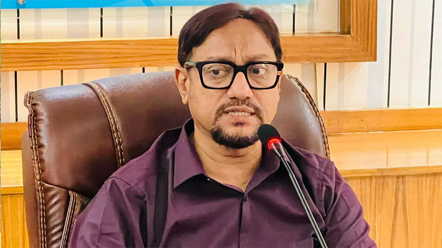 মেয়াদ ফুরালেও চট্টগ্রাম সিটি মেয়রের গদি ছেড়ে নড়তে নারাজ ডা. শাহাদাত, কী বলছে আইন?