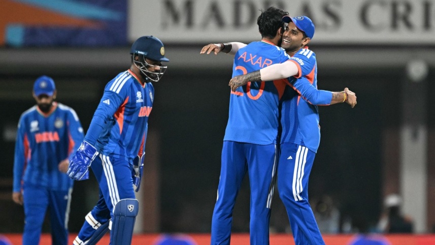 জিম্বাবুয়েকে উড়িয়ে দিল ভারত,  সেমিফাইনাল নিশ্চিত দক্ষিণ আফ্রিকার