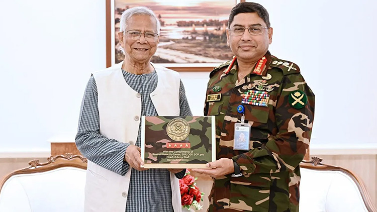 প্রধান উপদেষ্টা ড. ইউনূসের সঙ্গে সেনাপ্রধানের বিদায়ী সাক্ষাৎ: ব্যারাকে ফিরছে সেনাবাহিনী