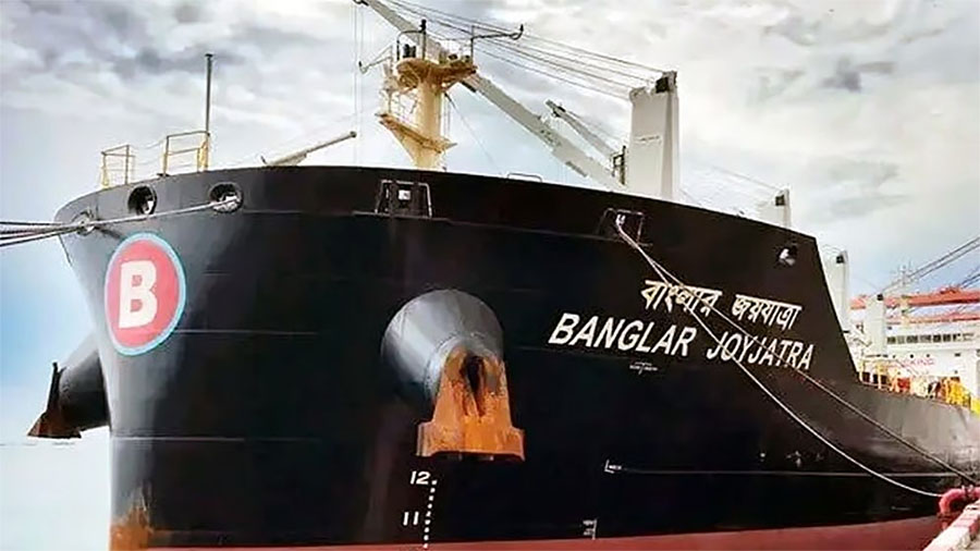 মিসাইল আতঙ্ক, কাছে গিয়েও হরমুজ পেরোতে পারেনি বাংলাদেশি জাহাজ