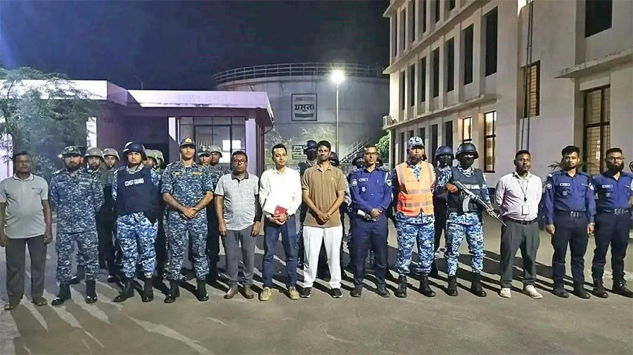 রাষ্ট্রায়ত্ত যমুনা ডিপোতে বিপুল পরিমাণ তেলের অবৈধ মজুদ, কালোবাজারে বিক্রির পরিকল্পনা