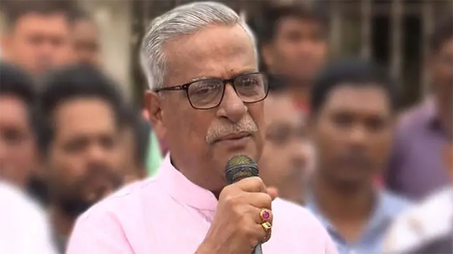 অতিমাত্রায় ‘তেলবাজি’, জয়নুল আবদিন ফারুককে সতর্ক করল বিএনপি
