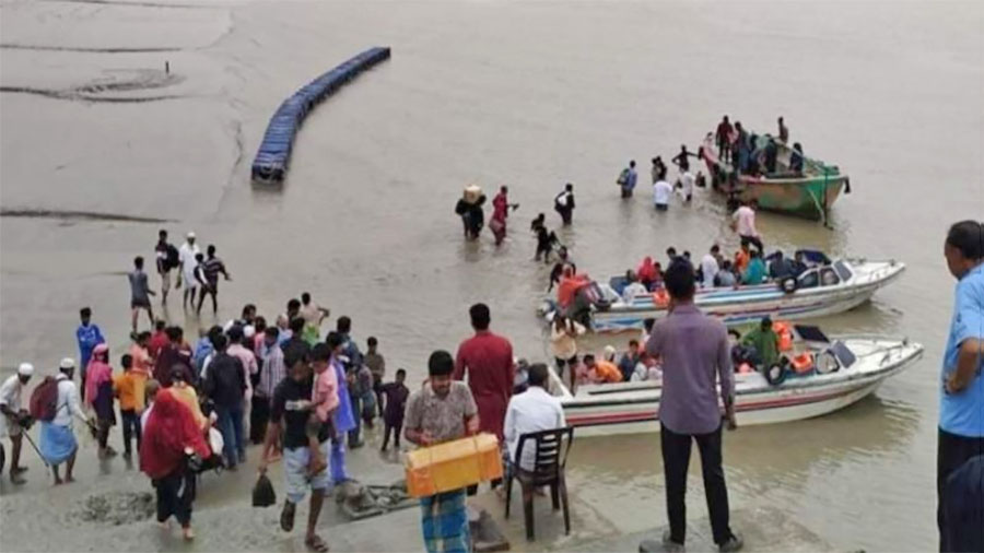 সন্দ্বীপে জ্বালানিসংকট তীব্র থেকে তীব্রতর: সাগরঘেরা দ্বীপে যান চলাচল পুরোপুরি বন্ধের শঙ্কা