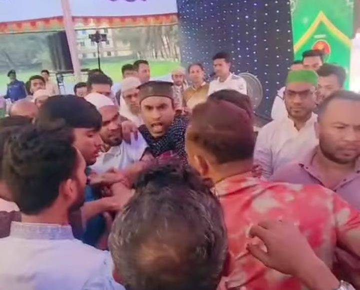 ফেনীতে পরিবেশমন্ত্রীর অনুষ্ঠানে বিএনপির দুপক্ষের সংঘর্ষে আহত-৭