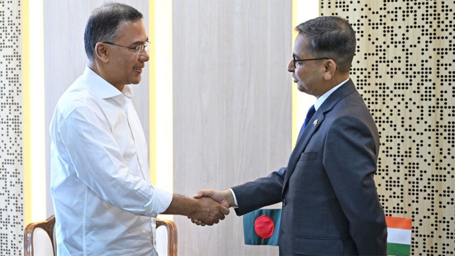 তারেক রহমানের সাথে প্রণয় ভার্মার সাক্ষাৎ: ভারতের সাথে নতুন অধ্যায় সূচনা করতে চায় বিএনপি সরকার