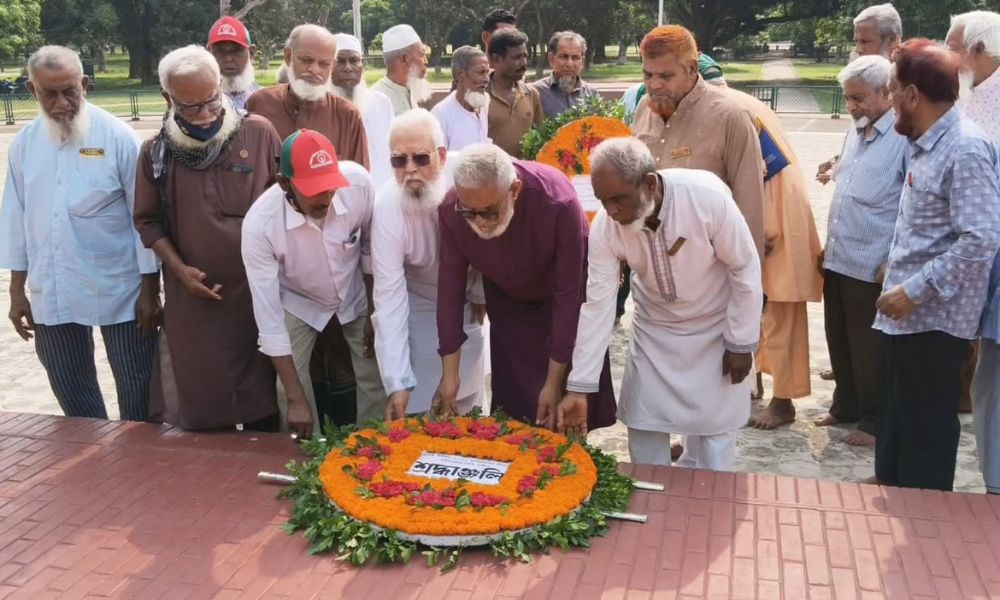 মুজিবনগর দিবসে কোনো কর্মসূচি রাখেনি বিএনপির সরকার;স্মৃতিসৌধে মুক্তিযোদ্ধাদের শ্রদ্ধা