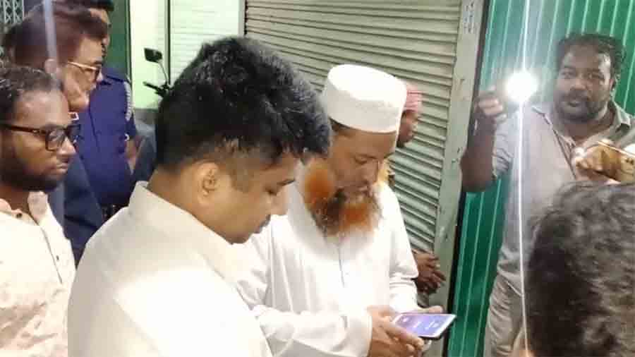 জামায়াত নেতার বাড়ি থেকে ভিজিএফের বিপুল পরিমাণ সরকারি চাল উদ্ধার