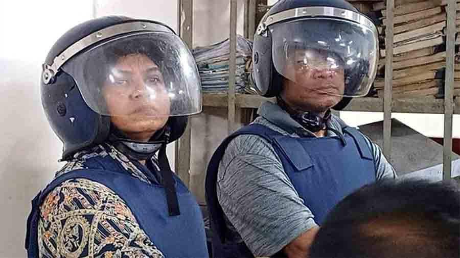 জুলাই মামলায় সাংবাদিক শাকিল-রুপার জামিন, তবুও মিলছে না মুক্তি