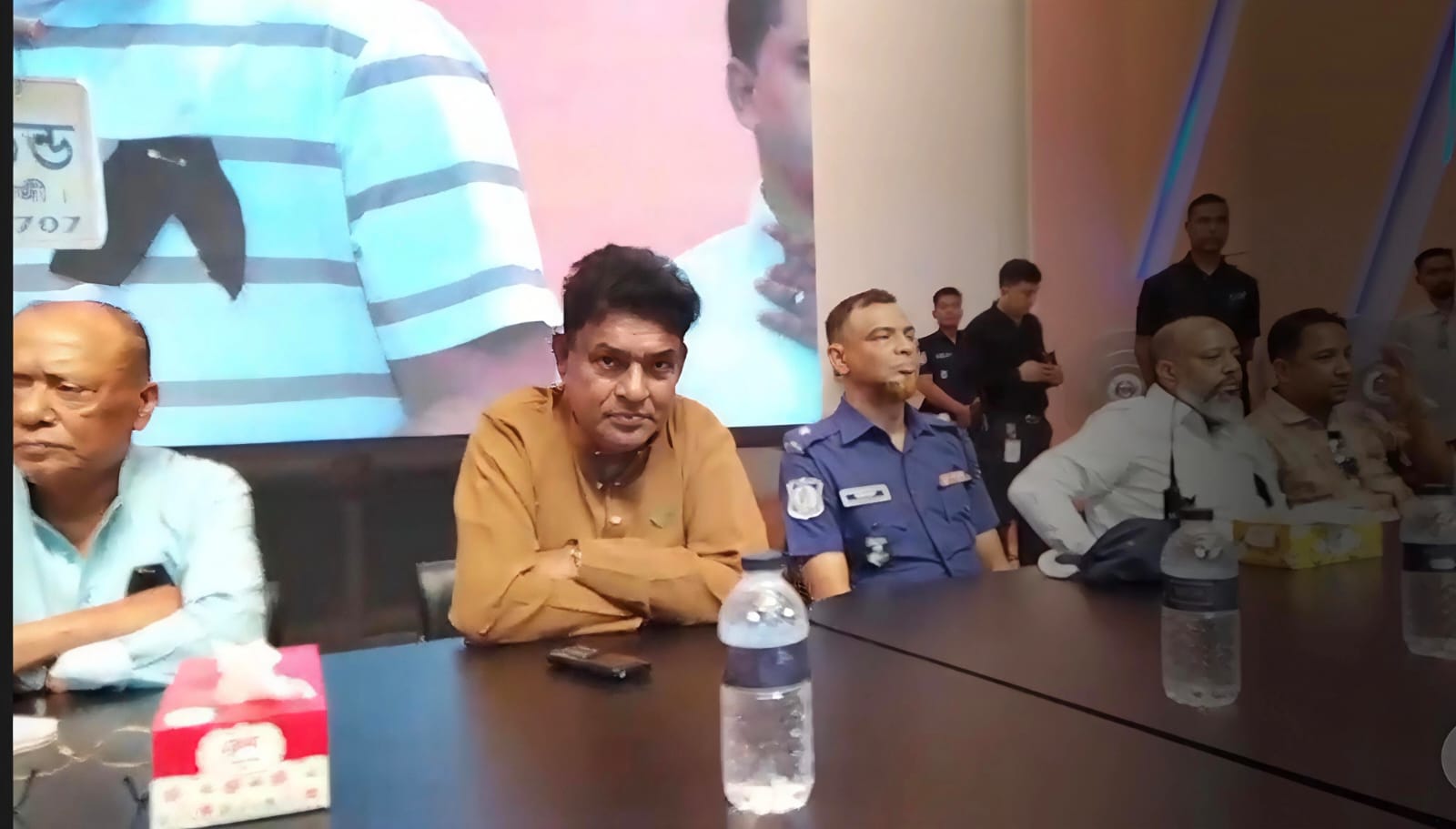 রাজনৈতিক কর্মসূচিতে অংশ নিলেন সোনাগাজী ও দাগনভূঞা থানার ওসি