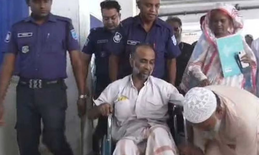 আড়াইহাজার থানা ও নৌপুলিশ ফাঁড়িতে হামলায় বিএনপি নেতা অনু গ্রেপ্তার