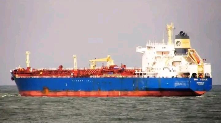 মার্কিন নিষেধাজ্ঞার কবলে ৬০ কোটি টাকার জাহাজ:  নজিরবিহীন সংকটে জাহাজ ভাঙা শিল্প