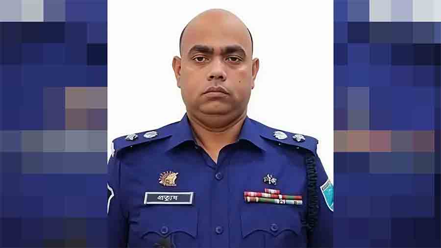 জুলাই সন্ত্রাসীদের গ্রেপ্তার এবং তাদের ব্যবহৃত অস্ত্র উদ্ধারের ঘোষণা ফেনীর পুলিশ সুপারের