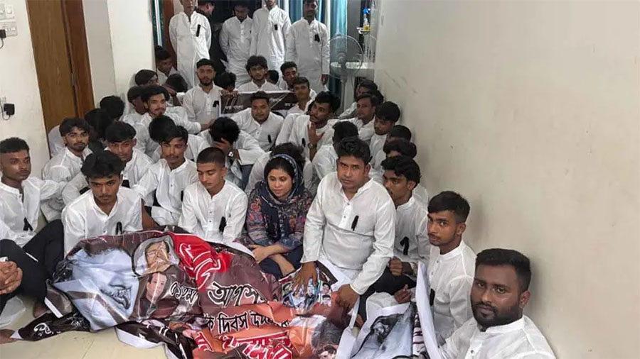 ঢাকার বসুন্ধরা আবাসিক থেকে আওয়ামী লীগের ৫৩ নেতাকর্মীকে আটক