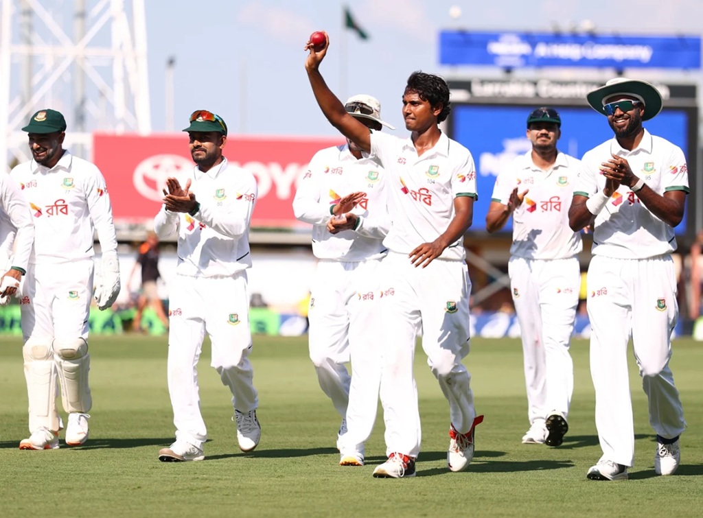 হাসানের ক্যারিয়ারসেরা বোলিংয়ে ১৯৮ রানে অলআউট অস্ট্রেলিয়া