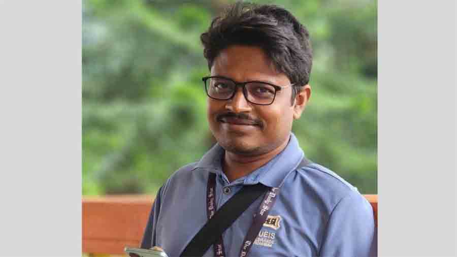 আওয়ামী লীগের দোসর আখ্যায় ডেইলি স্টারের সাংবাদিককে পেটালেন ছাত্রদলের নেতাকর্মীরা