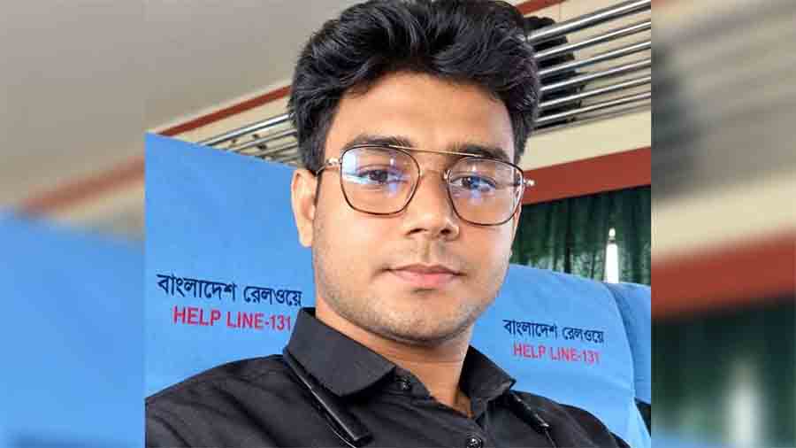 মেসে অন্যের ভাত খেয়ে নেওয়ায় বিশ্ববিদ্যালয় শিক্ষার্থীকে পিটিয়ে ছাদ থেকে ফেলে হত্যা