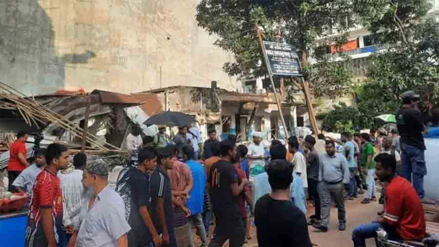 রাড্ডা ক্লিনিক ভাঙচুর-দখল: প্রভাবশালী বিএনপি নেতাদের বাদ দিয়ে পুলিশের জালে কেবল চুনোপুঁটিরা