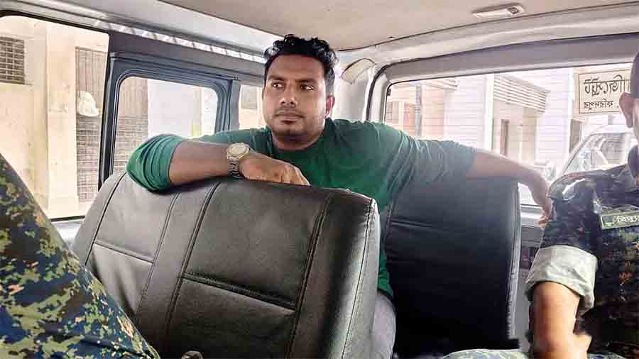 এনসিপির জ্যেষ্ঠ আহ্বায়কের ভেজাল ওষুধ কারখানায় তৈরি হতো যৌন উত্তেজক বড়ি!