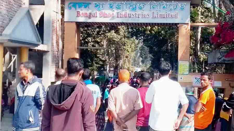 ৫ মাস বেতন বন্ধের পর বন্ধ হয়ে গেল বেঙ্গল শ্যু, এক ধাক্কায় বেকার ২ হাজার শ্রমিক