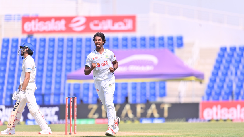 টেস্টে প্রথম বাংলাদেশি পেসার হিসেবে হাসান মাহমুদের ঐতিহাসিক হ্যাট্রিক