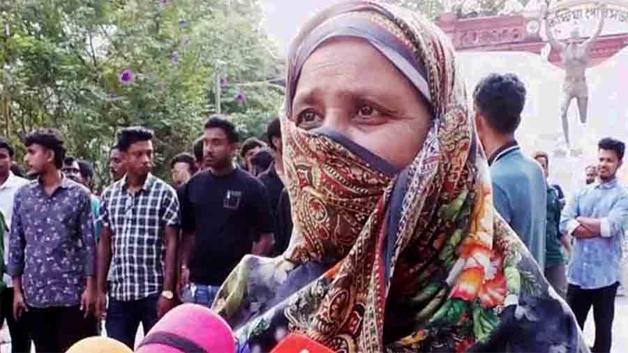 সরকারি প্রশিক্ষণ ও ভাতার লোভ দেখিয়ে মিছিলে নারীদের এনে উধাও এনসিপি নেতারা